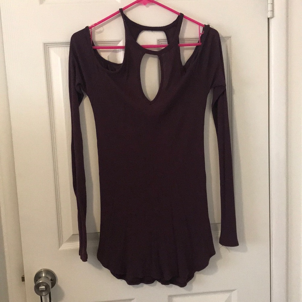Slutty off the shoulder boobifying open back top